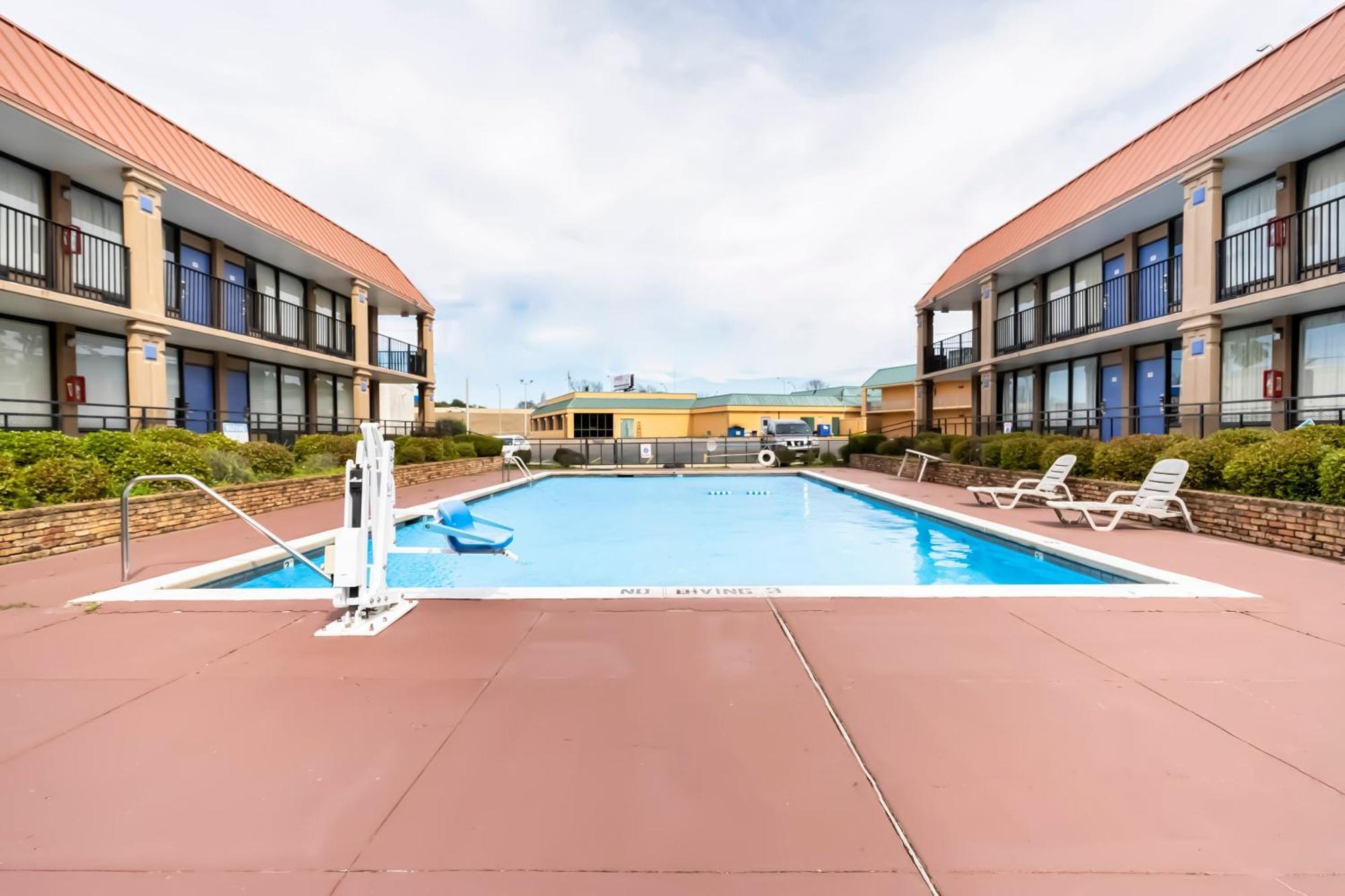 Oyo Hotel Bossier City La - Red River Bagian luar foto