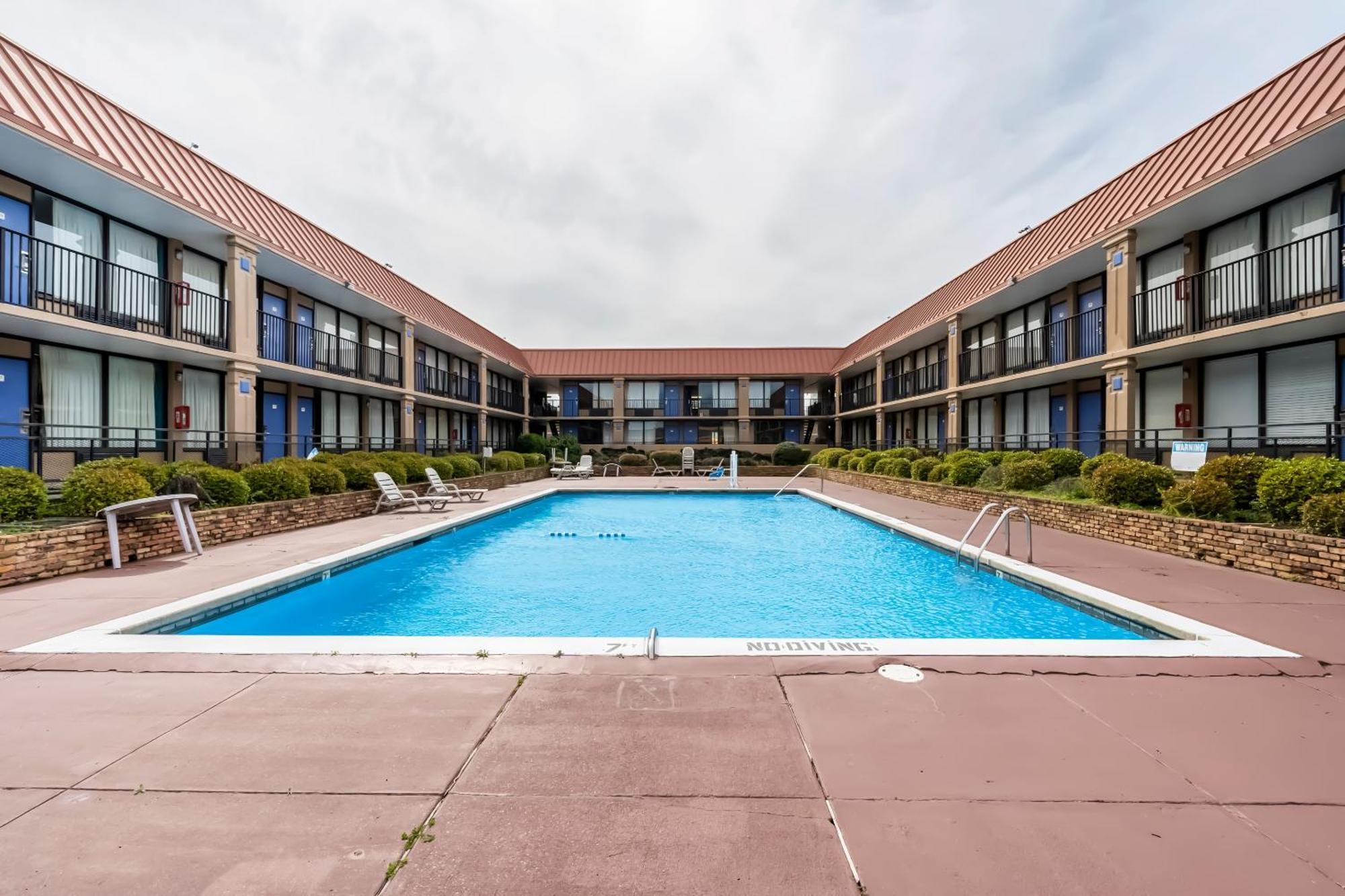 Oyo Hotel Bossier City La - Red River Bagian luar foto
