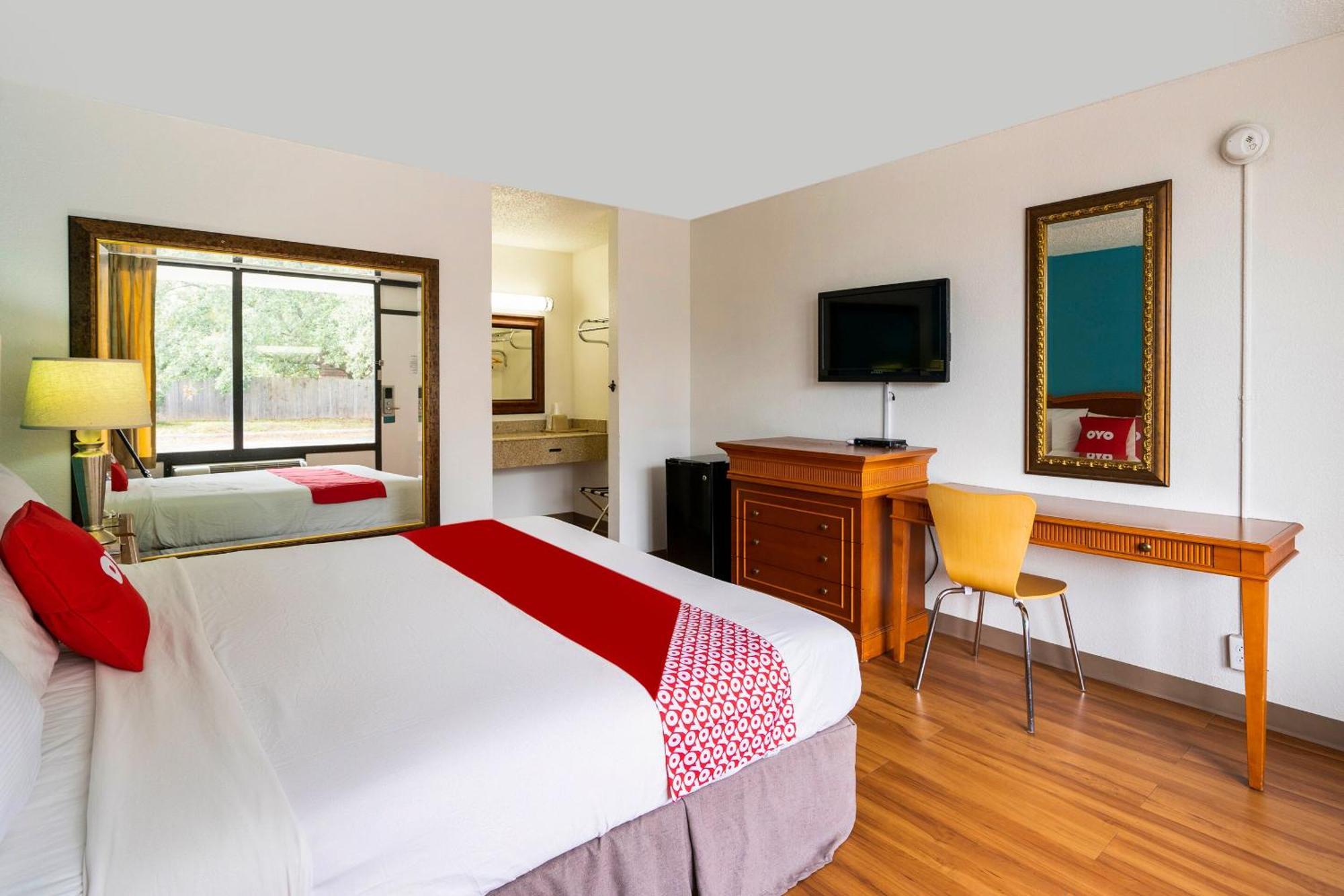 Oyo Hotel Bossier City La - Red River Bagian luar foto